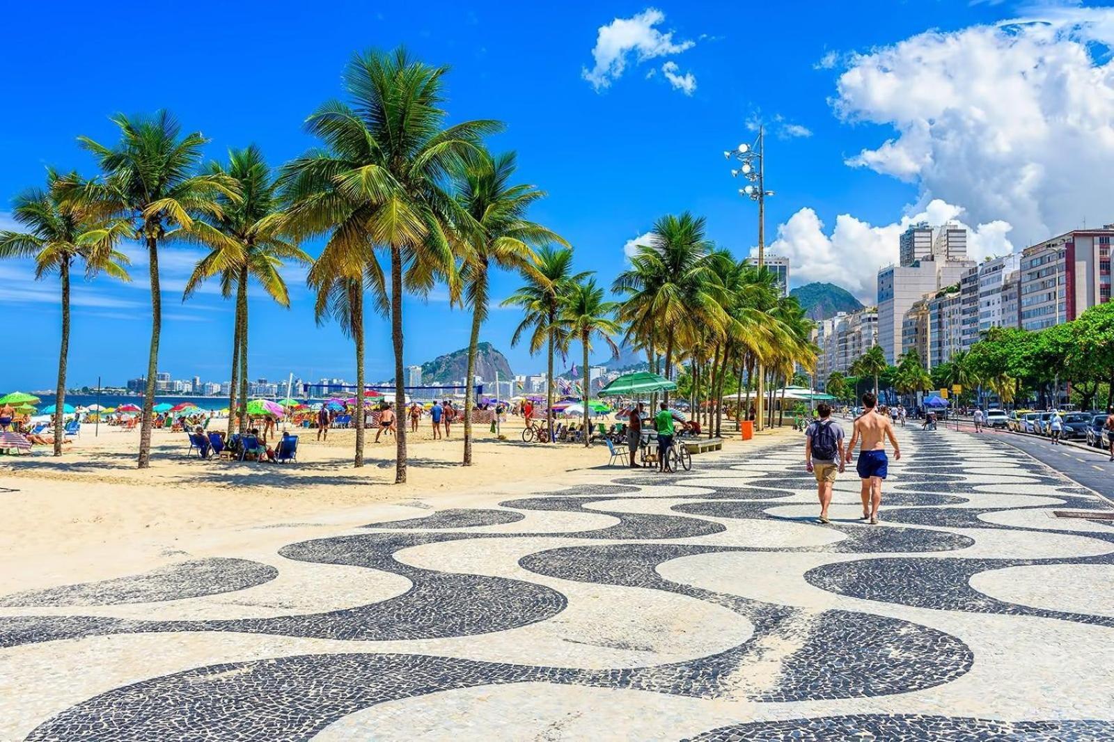 M34 - A 3 Minutos Da De Copacabana * Rio de Janeiro